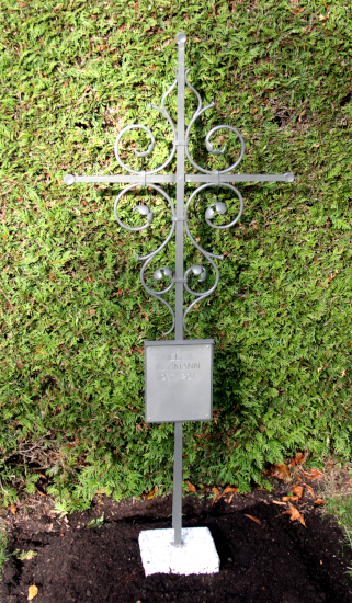 Grabkreuz geschmiedet traditionell